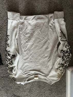 Daytrip Women's Long Sleeve Sweatshirt with Sequin Lace Sleeve Detail